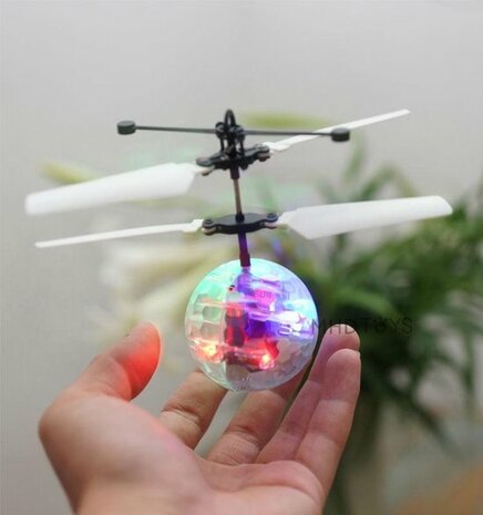 Flying Ball Crystal - zwevende voetbal - Hand bestuurbaar vliegende helikopter bal - oplaadbaar