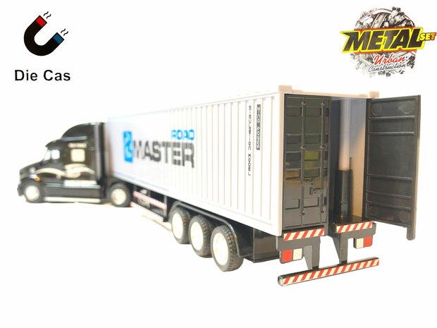 Vrachtwagen met trailer - transporter truck.