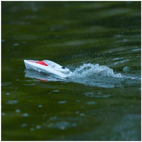 Rc boat - H133 TKKJ -10km/h - rechargeable - 2.4ghz -1:47