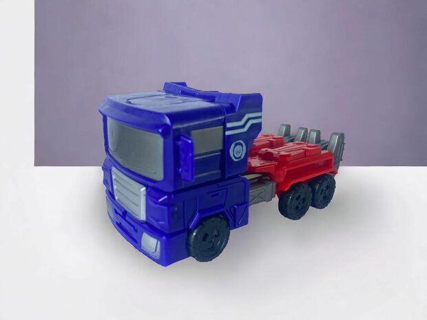 Jouet Transform Optimus Prime, robot voiture d&eacute;form&eacute;, voiture transformable, jouet voiture 2 en 1