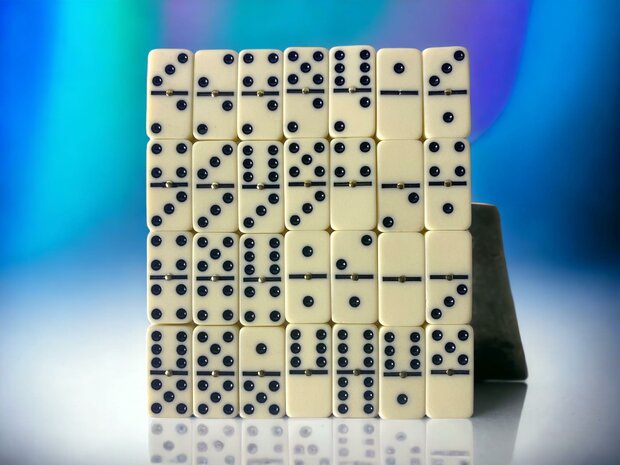 Jeu de dominos double/double 6 dans un &eacute;tui portefeuille et 28x pierres color&eacute;es