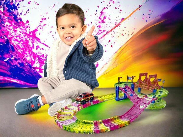 Luminous Rail Car Track Bend Flex and Glow tracks - 85 pieces, Plastic Magic 10 feet long flexible tracks car play set for kids