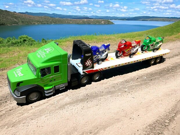 Speelgoed Vrachtwagen  met oplegger + 7 stuks mini voertuig - 57 CM