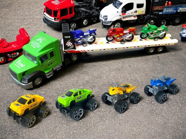 Toy Truck with trailer + 7 pieces Mini cars - 57 CM