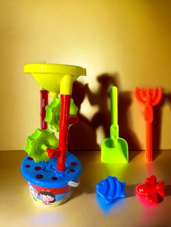 Beach Sand Play Toys Spades Hourglass Bucket Children Role Play - 6 pieces