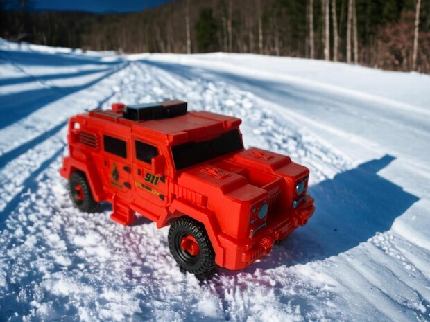 Transform X-Warrior ExtingGuish Flame &nbsp;- robot and car 2in1