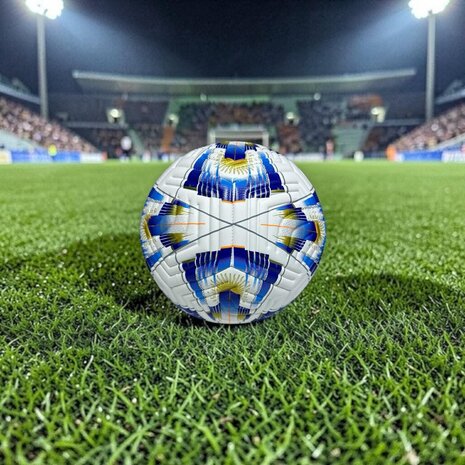 Voetbal - Offici&euml;le voetbal maat en -gewicht - zon bal - wedstrijdbal 380 g