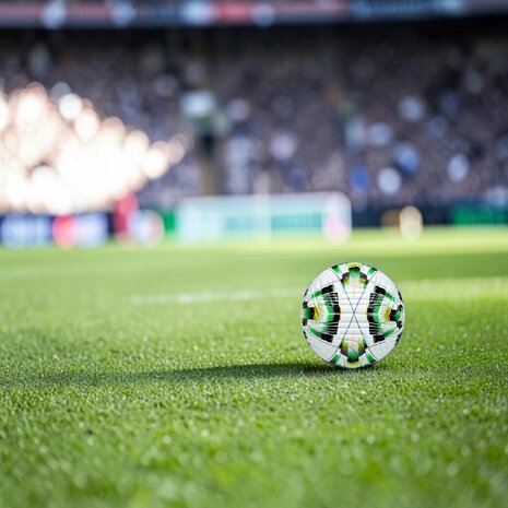 Voetbal - Offici&euml;le voetbal maat en -gewicht - zon bal - wedstrijdbal 380 g