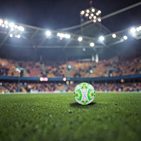 Voetbal - Offici&euml;le voetbal maat en -gewicht - zon bal - wedstrijdbal 380 g