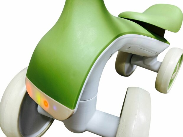 4-Wheel Magic loopfiets - 55CM - donkergroen - Muziek &amp; Lichtjes 1