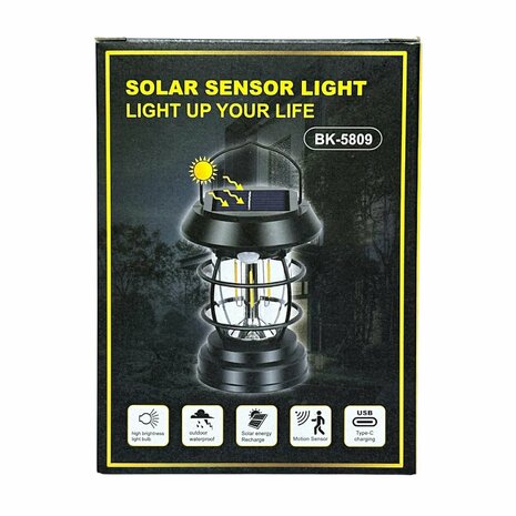 Dit is de BK-5809 Solar Sensor Light, een multifunctionele buitenlantaarn ontworpen voor gemak, duurzaamheid en veiligheid.