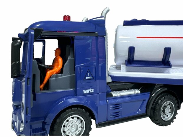 RC Tankwagen Lange Voertuig Vrachtwagen - Op afstand bestuurbare tankwagen met verlichting, geluid en afneembare tankoplegger &ndash; 55 cm XXL