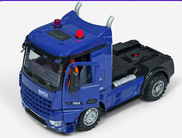 RC Tankwagen Lange Voertuig Vrachtwagen - Op afstand bestuurbare tankwagen met verlichting, geluid en afneembare tankoplegger &ndash; 55 cm XXL